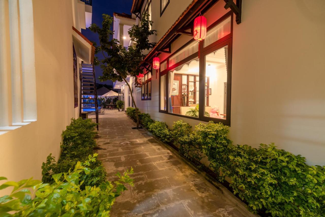 Hanh Nhung Hoi An